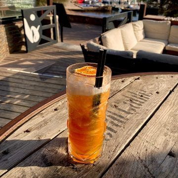 L’Urban Beach, votre restaurant de plage en bord de mer à Saint-Raphael (2024-08-04_1.jpg)