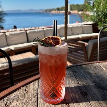 L’Urban Beach, votre restaurant de plage en bord de mer à Saint-Raphael (2024-12-04_1.jpg)