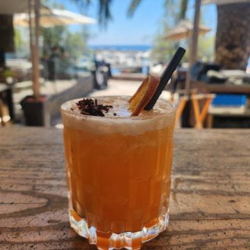 L’Urban Beach, votre restaurant de plage en bord de mer à Saint-Raphael (2025-08-01_1.jpg)