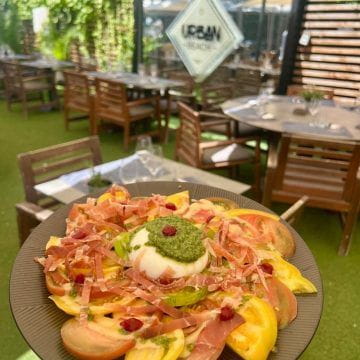 L’Urban Beach, votre restaurant de plage en bord de mer à Saint-Raphael (2025-08-31_1.jpg)